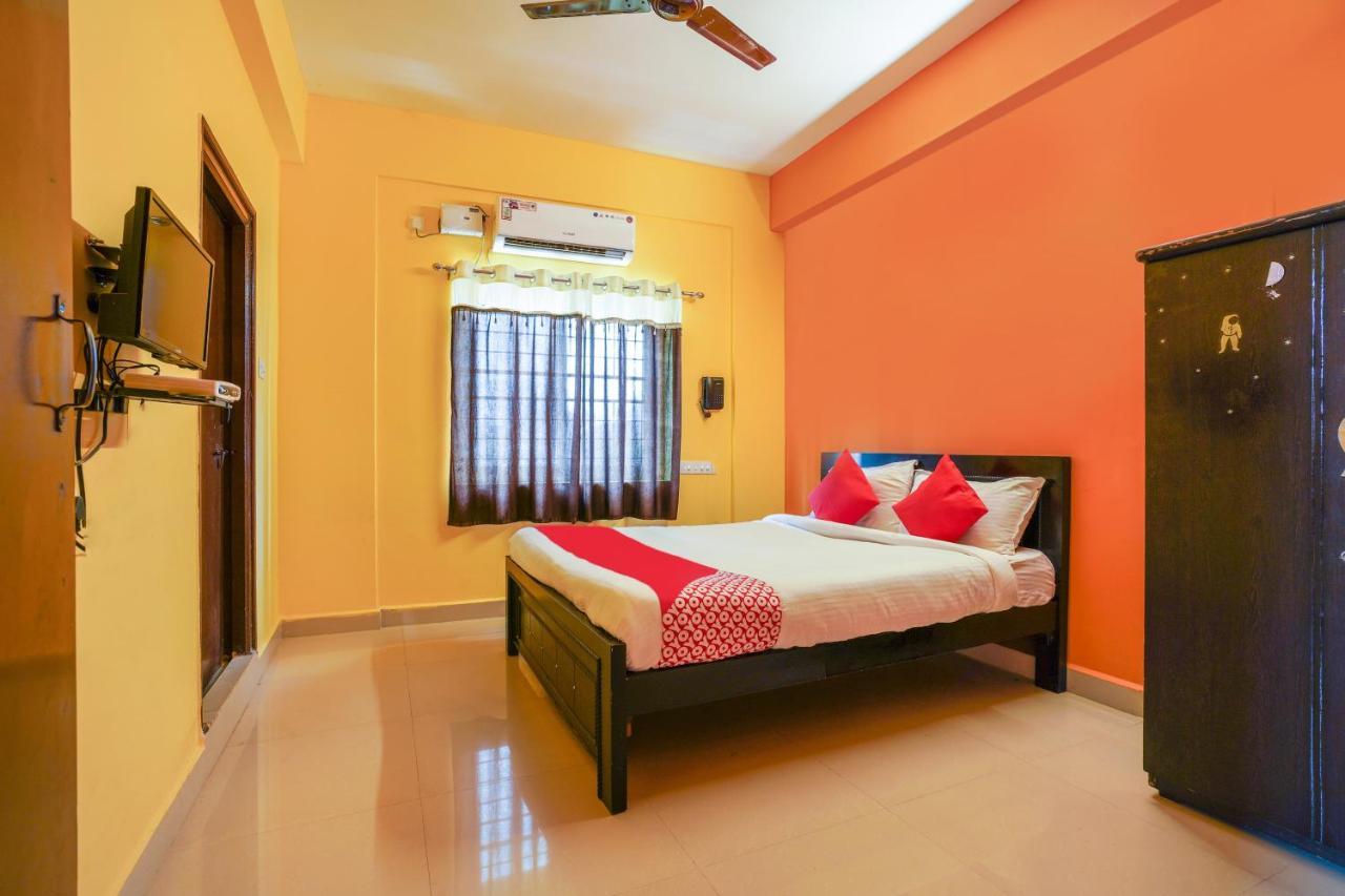 Oyo 70286 Svr Grand Hotel Hyderabad Ngoại thất bức ảnh