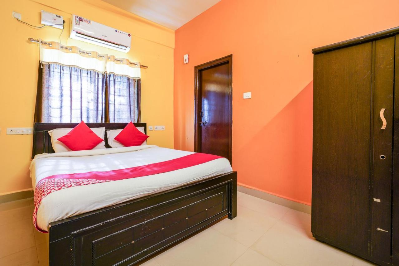 Oyo 70286 Svr Grand Hotel Hyderabad Ngoại thất bức ảnh