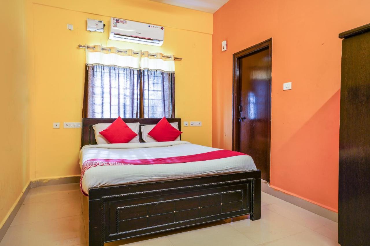 Oyo 70286 Svr Grand Hotel Hyderabad Ngoại thất bức ảnh