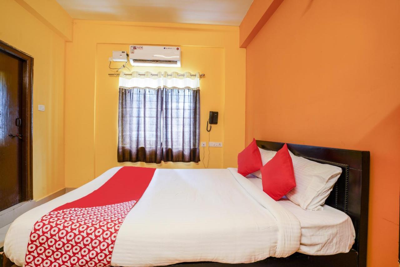 Oyo 70286 Svr Grand Hotel Hyderabad Ngoại thất bức ảnh