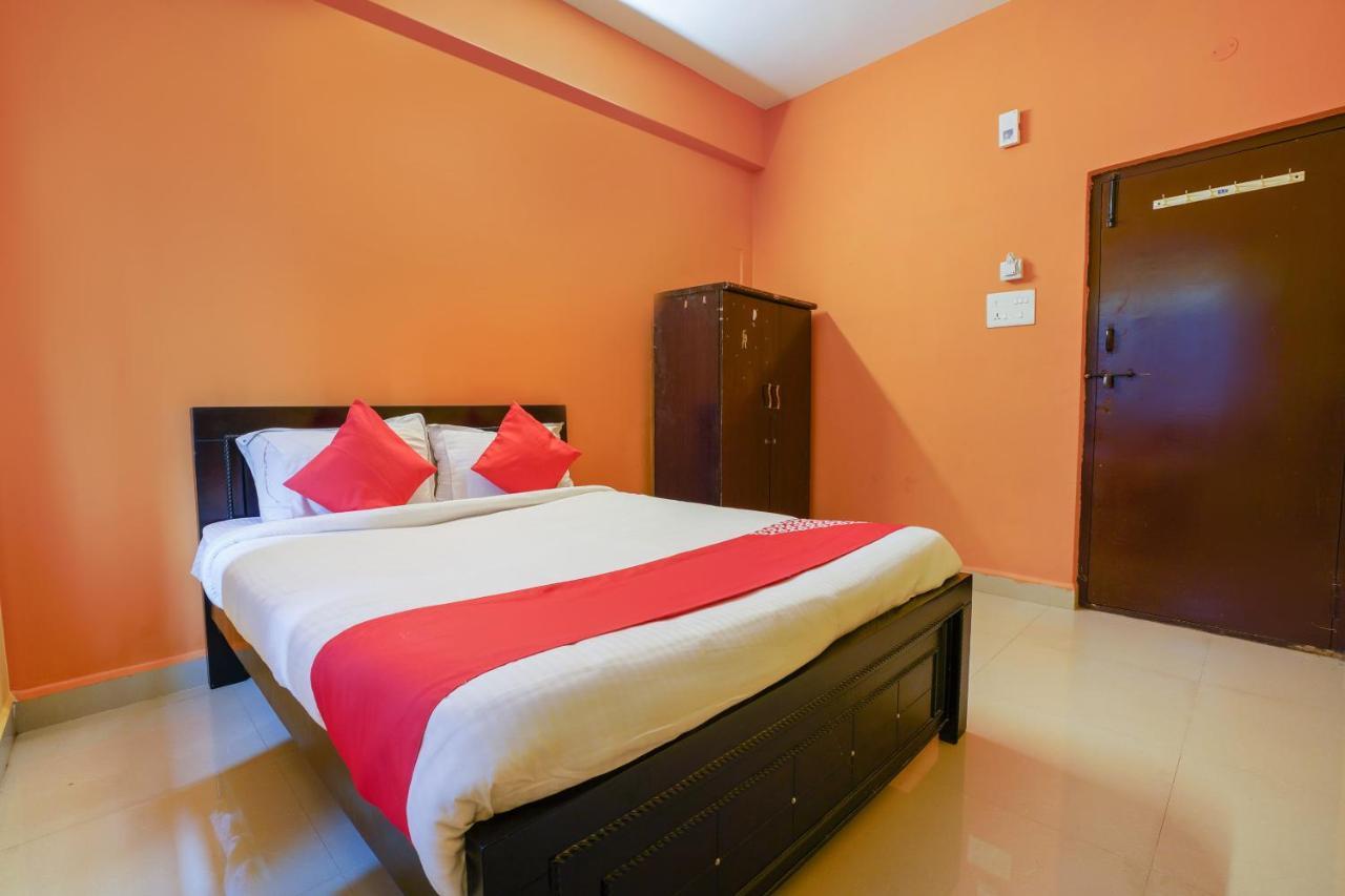 Oyo 70286 Svr Grand Hotel Hyderabad Ngoại thất bức ảnh