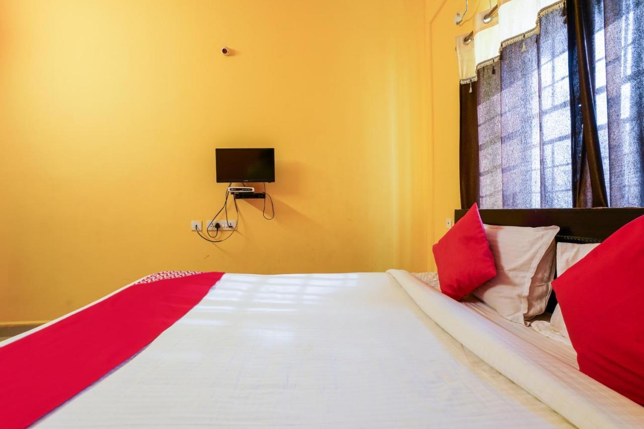 Oyo 70286 Svr Grand Hotel Hyderabad Ngoại thất bức ảnh