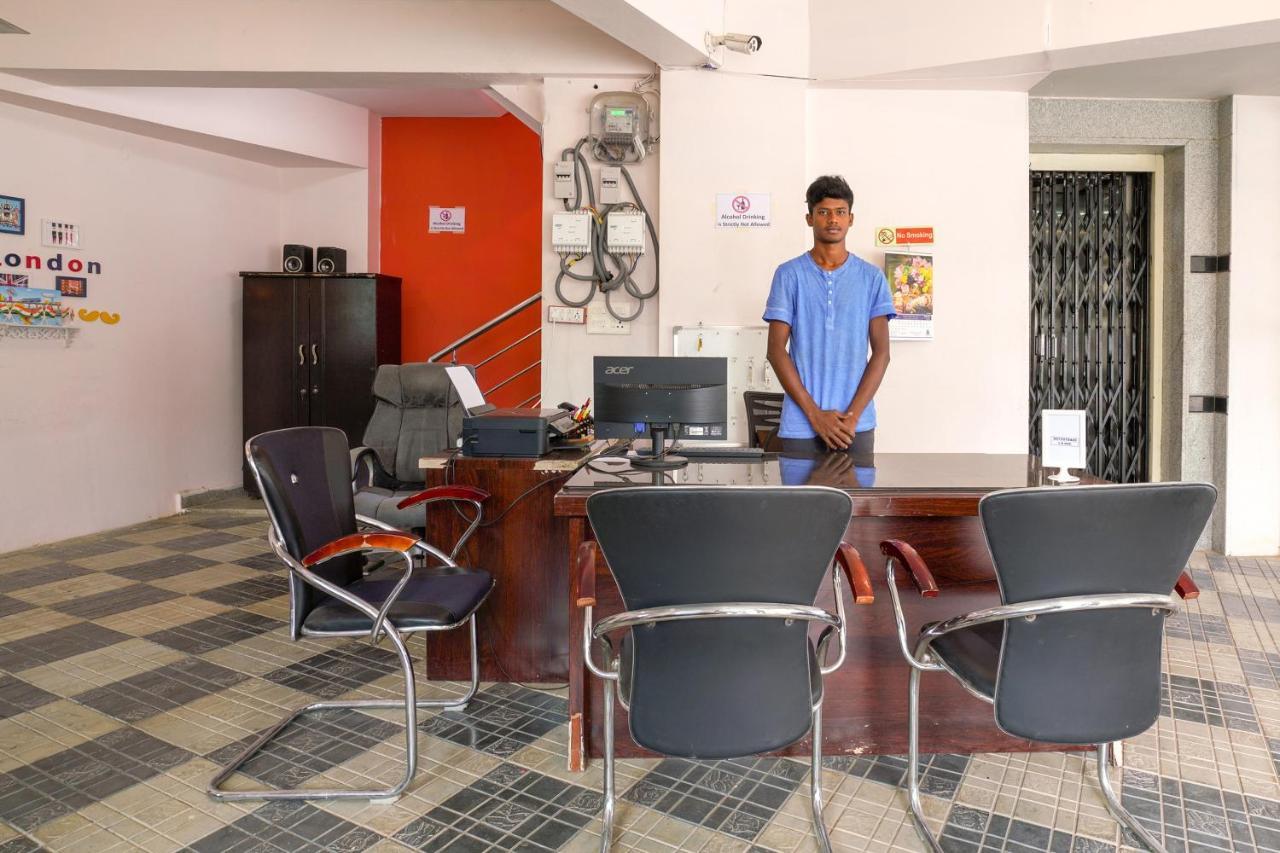 Oyo 70286 Svr Grand Hotel Hyderabad Ngoại thất bức ảnh