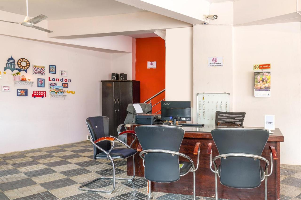 Oyo 70286 Svr Grand Hotel Hyderabad Ngoại thất bức ảnh